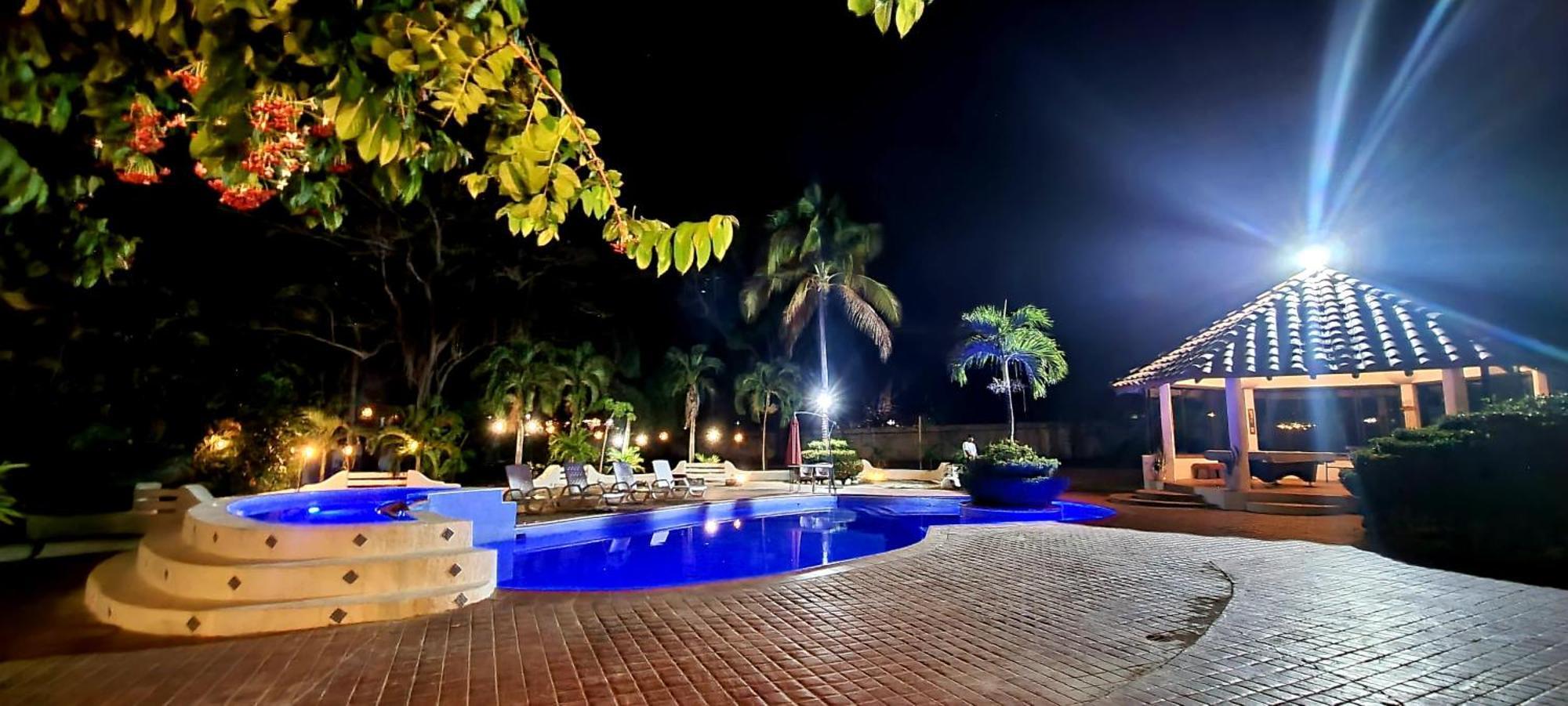Mia Nueva Gorgona Hotel Екстериор снимка