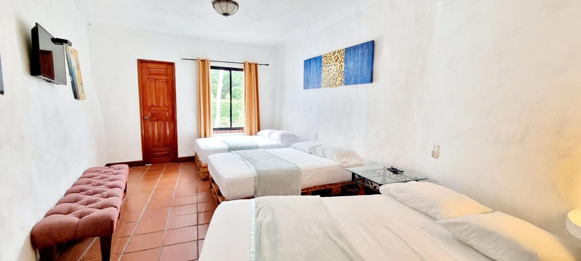 Mia Nueva Gorgona Hotel Екстериор снимка