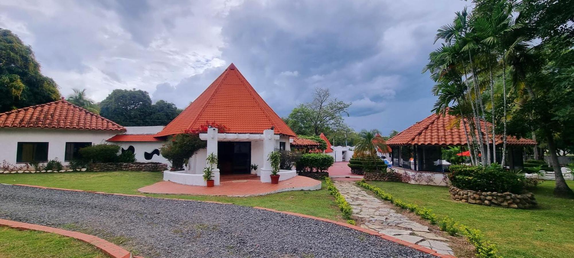 Mia Nueva Gorgona Hotel Екстериор снимка