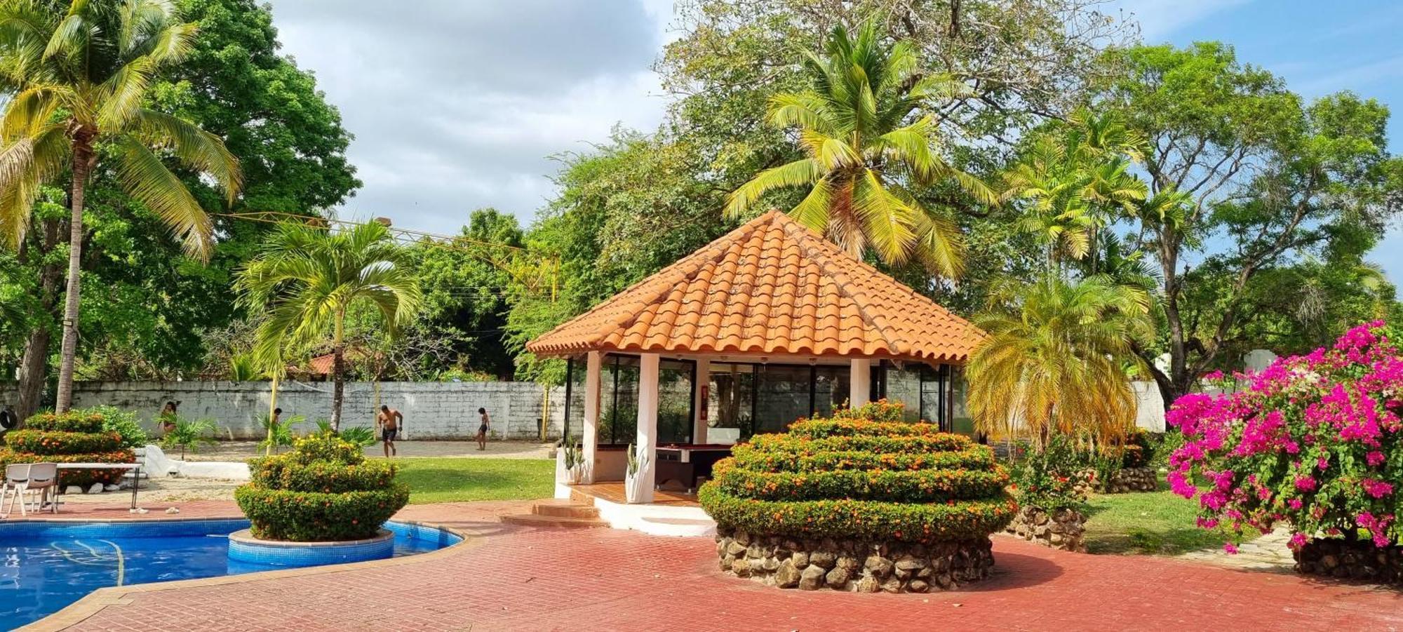 Mia Nueva Gorgona Hotel Екстериор снимка