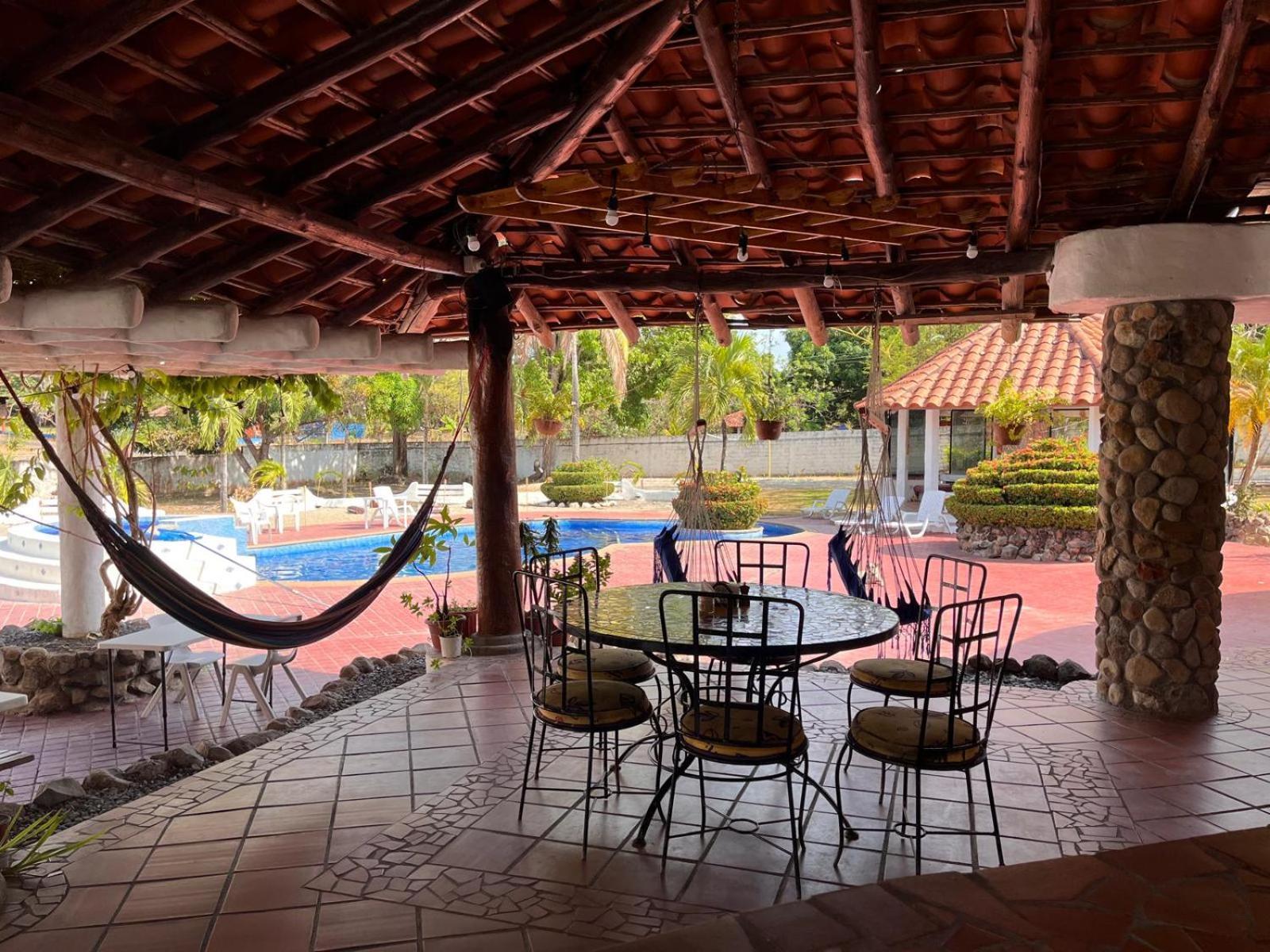 Mia Nueva Gorgona Hotel Екстериор снимка